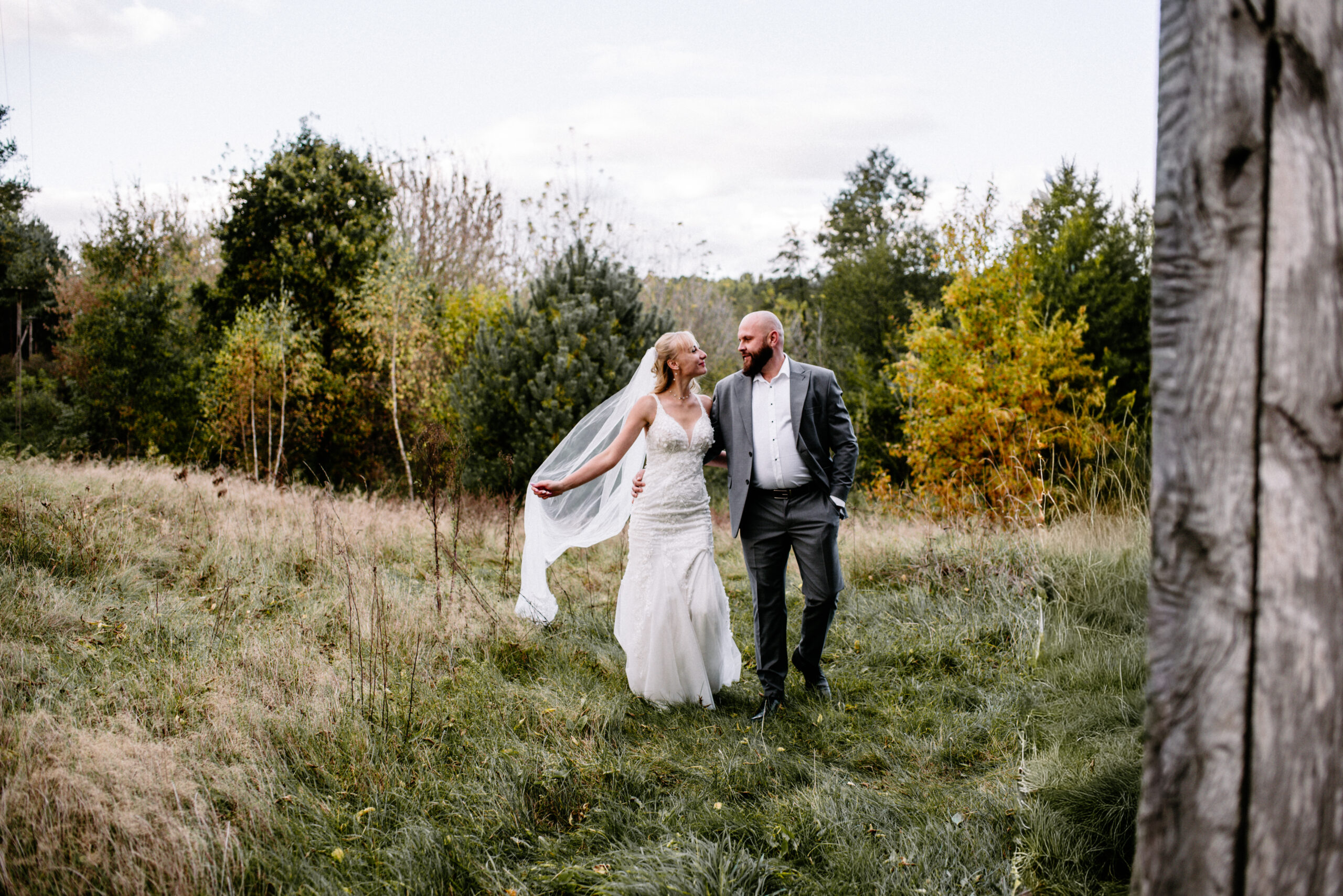 Sesja poślubna w starej stodole Radom